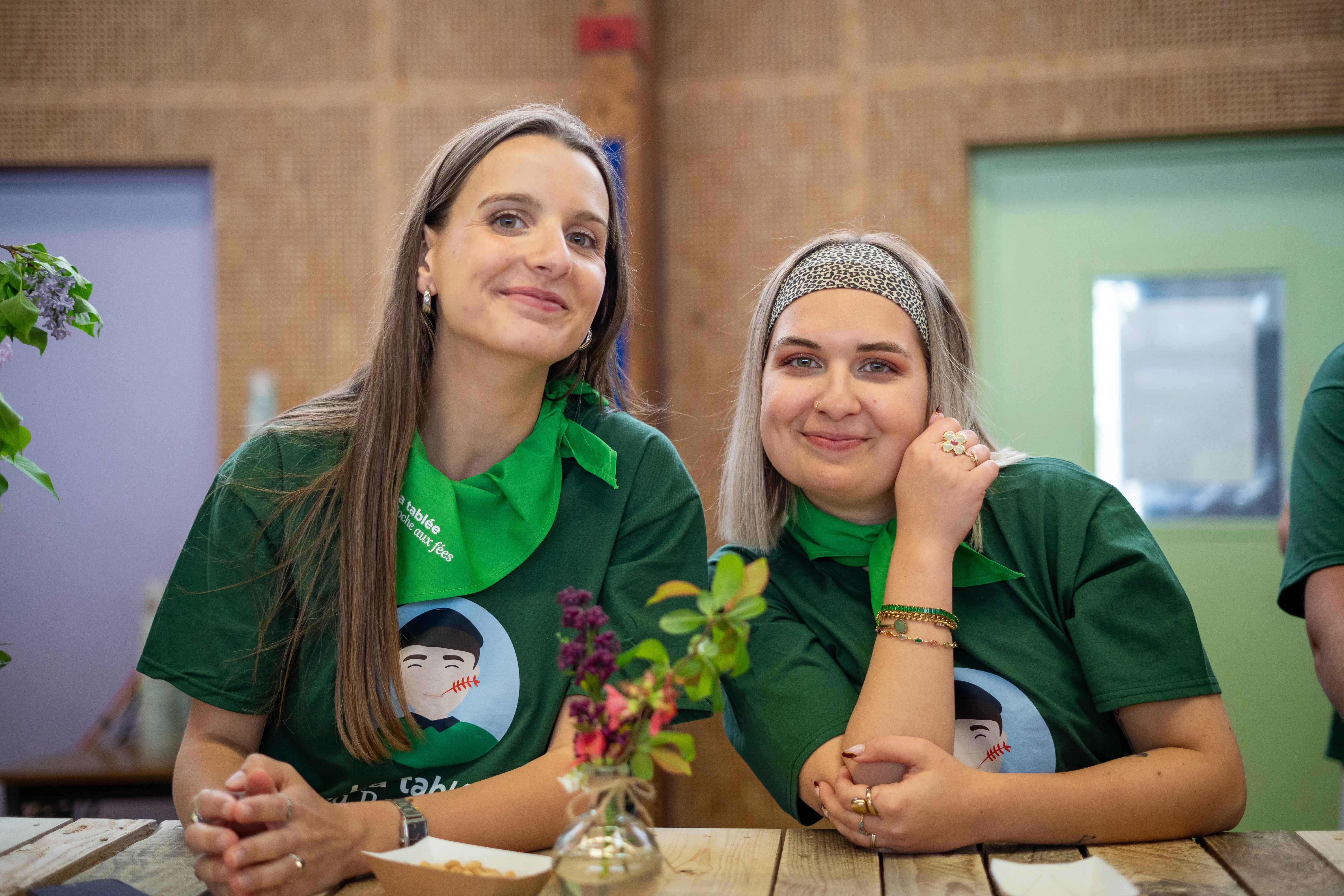 Photographie du premier banquet de la Tablée de la Roche aux Fées - Convivialité et produits locaux à Janzé