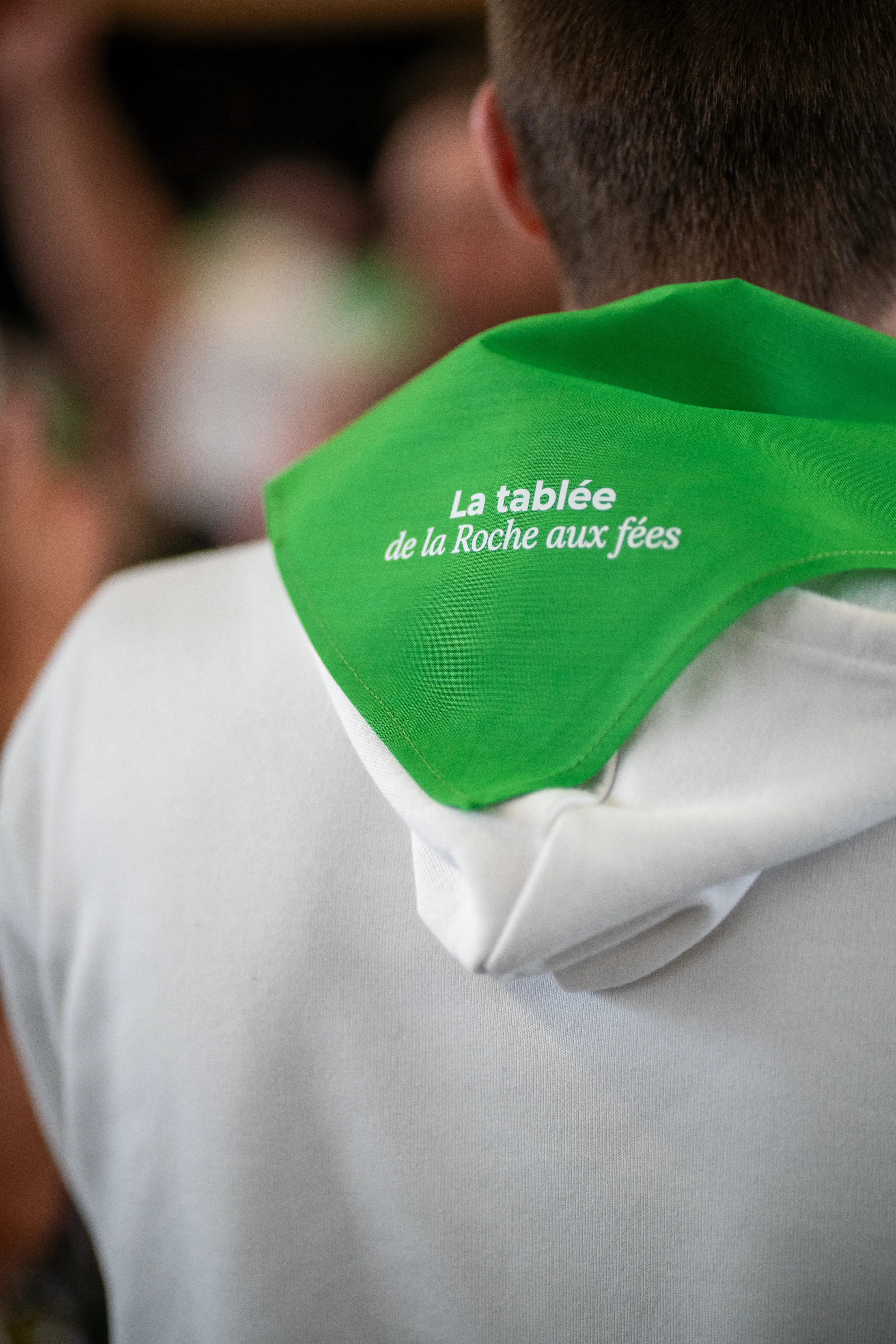 Souvenir du banquet convivial de la Tablée de la Roche aux Fées - Évènement gastronomique avec produits du terroir à Janzé