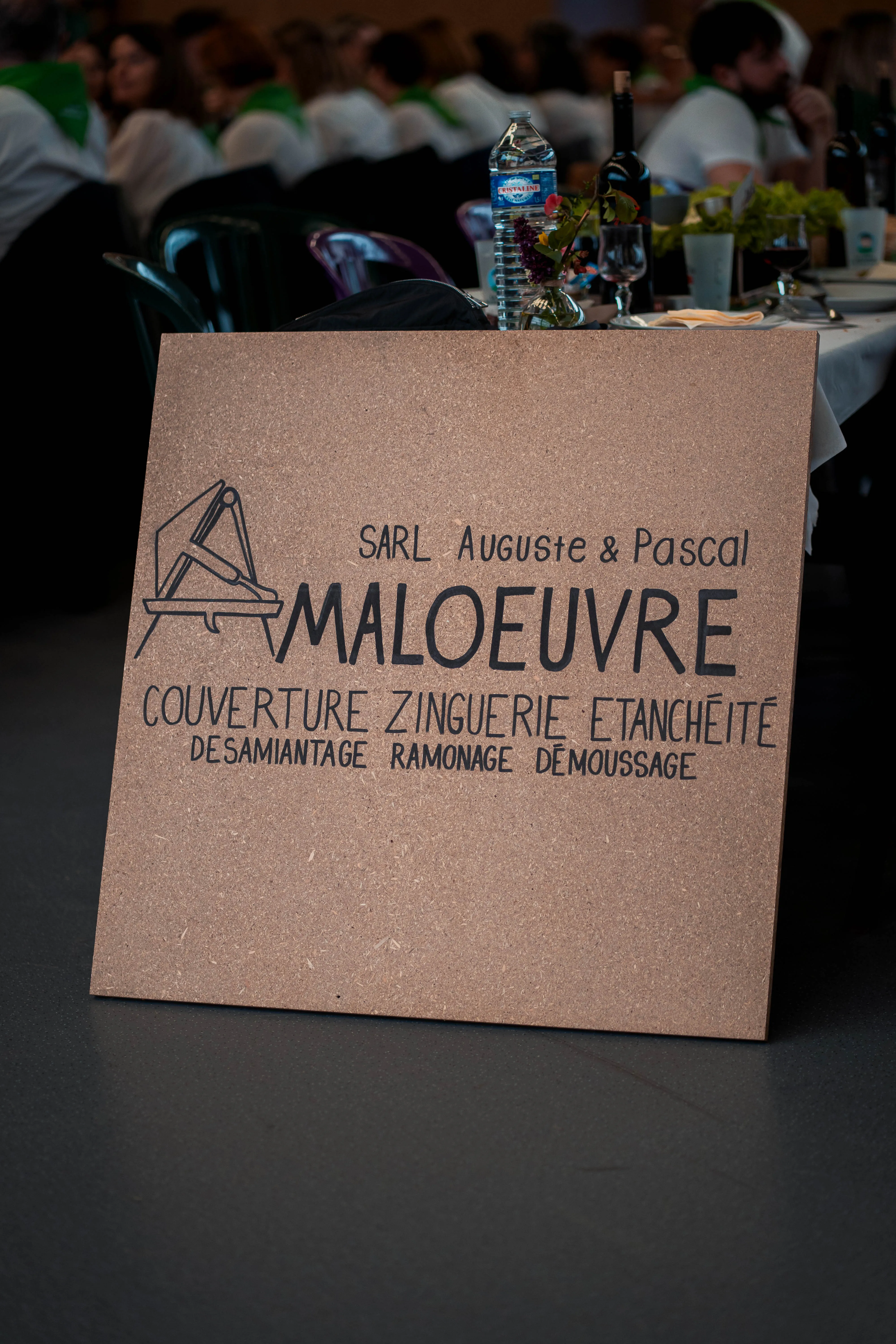 Photographie du premier banquet de la Tablée de la Roche aux Fées - Convivialité et produits locaux à Janzé