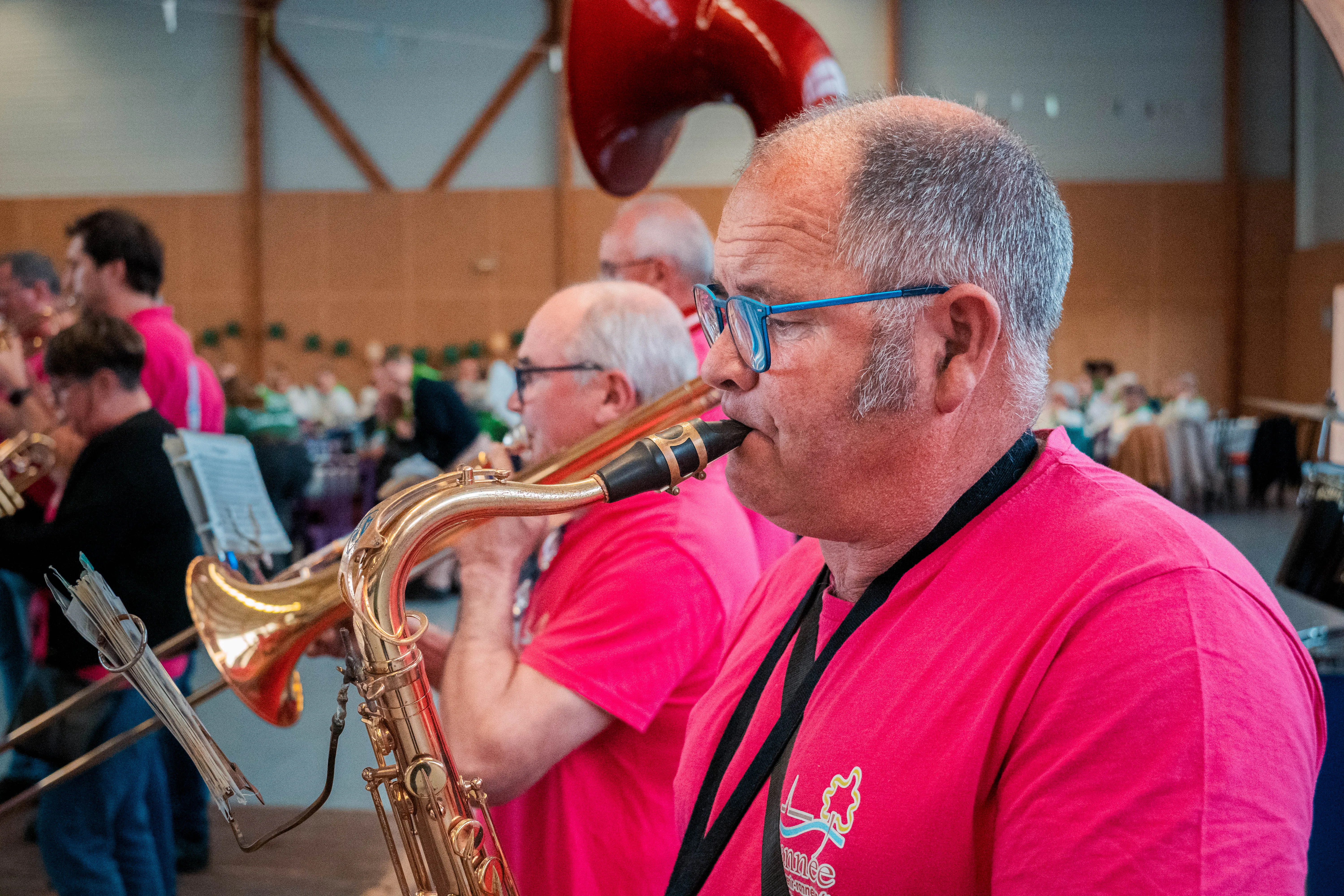 Photographie du premier banquet de la Tablée de la Roche aux Fées - Convivialité et produits locaux à Janzé