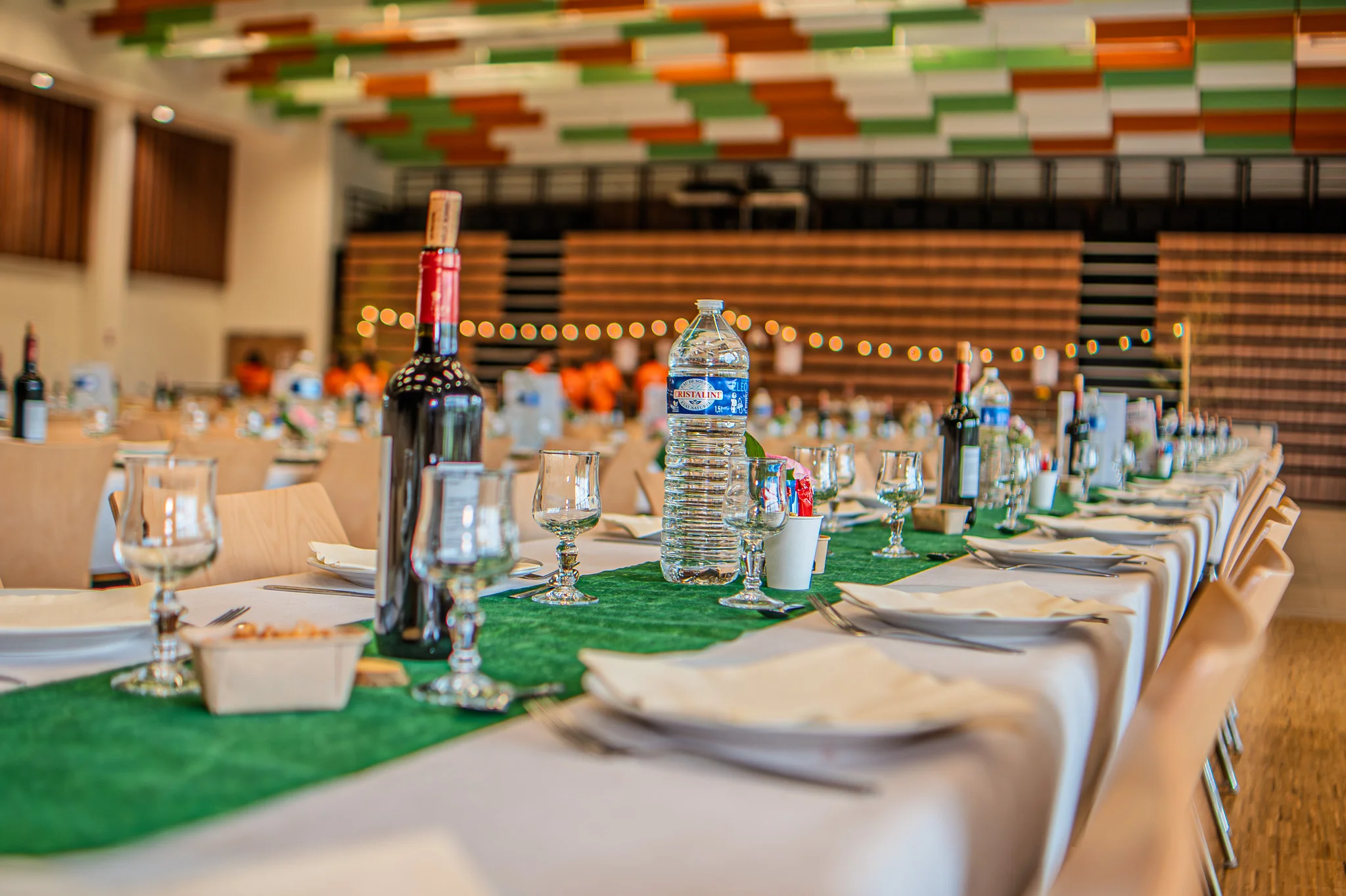 Photographie du deuxième banquet de la Tablée de la Roche aux Fées - Convivialité et produits locaux à Janzé