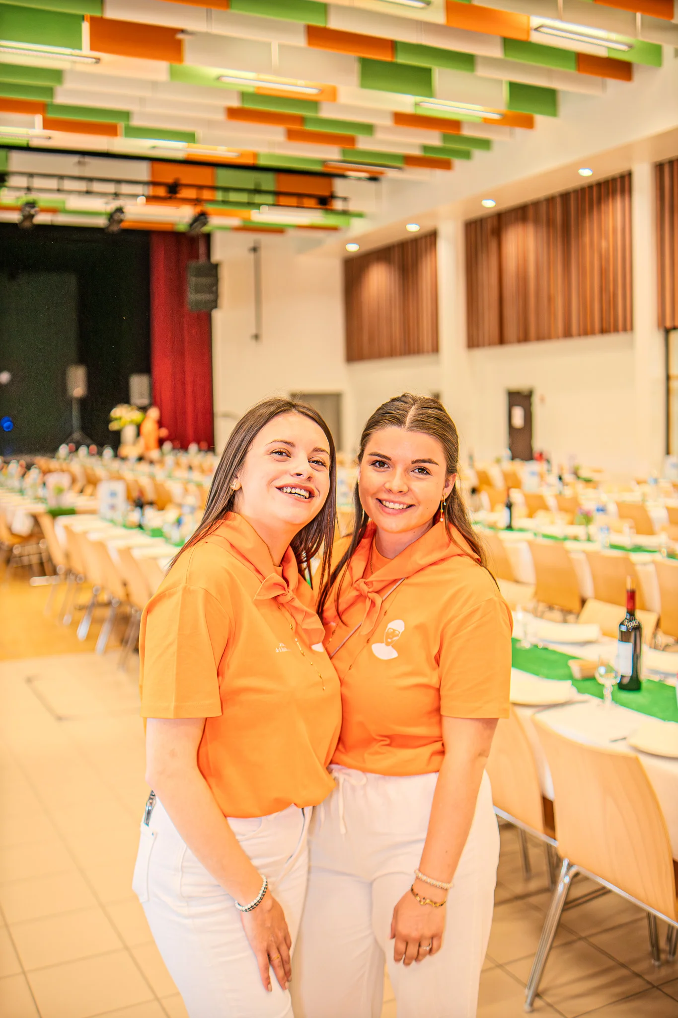 Photographie du deuxième banquet de la Tablée de la Roche aux Fées - Convivialité et produits locaux à Janzé