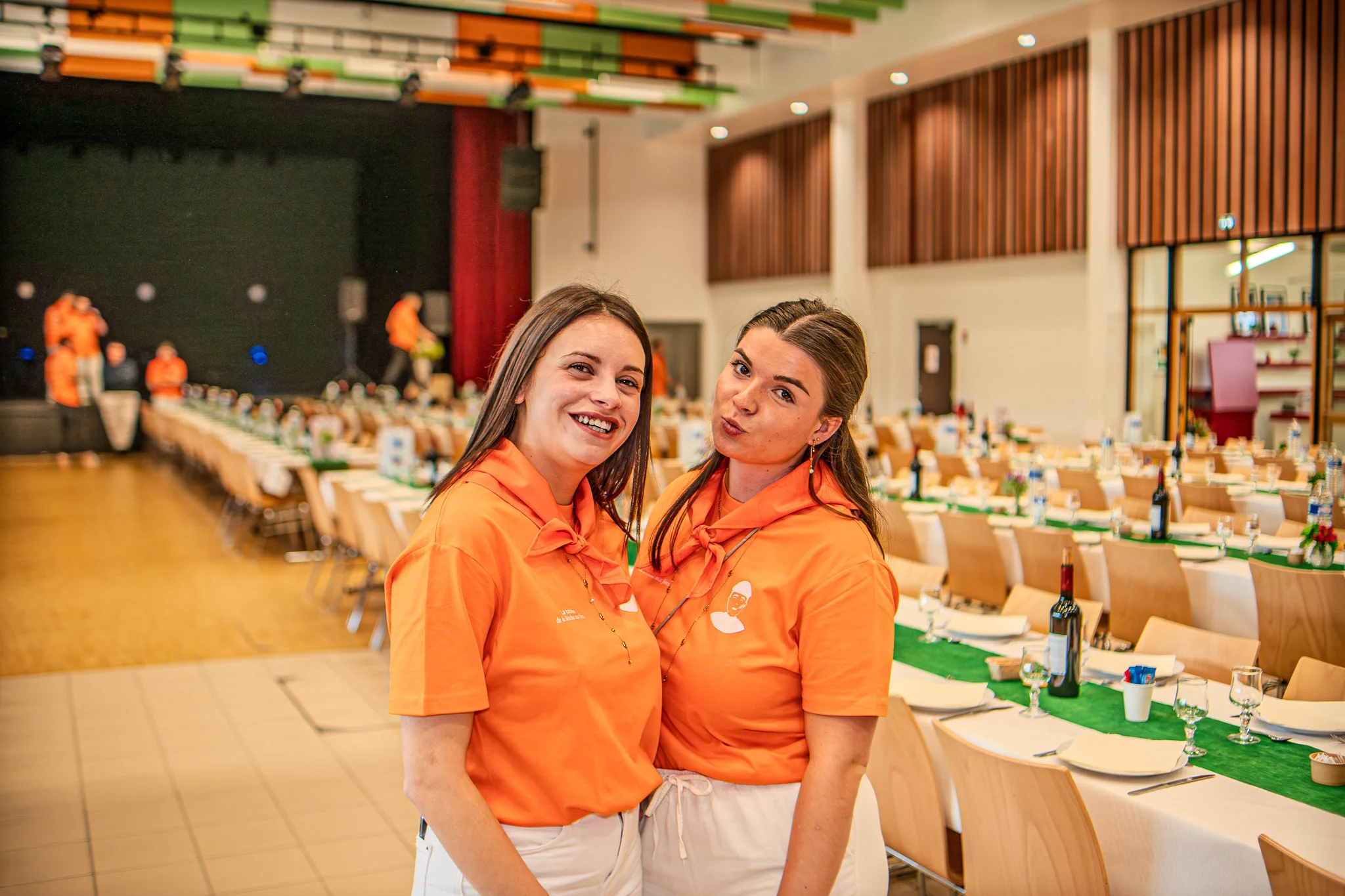 Photographie du deuxième banquet de la Tablée de la Roche aux Fées - Convivialité et produits locaux à Janzé