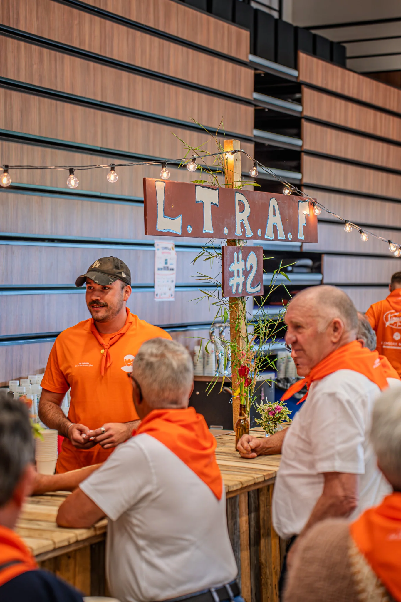 Photographie du deuxième banquet de la Tablée de la Roche aux Fées - Convivialité et produits locaux à Janzé