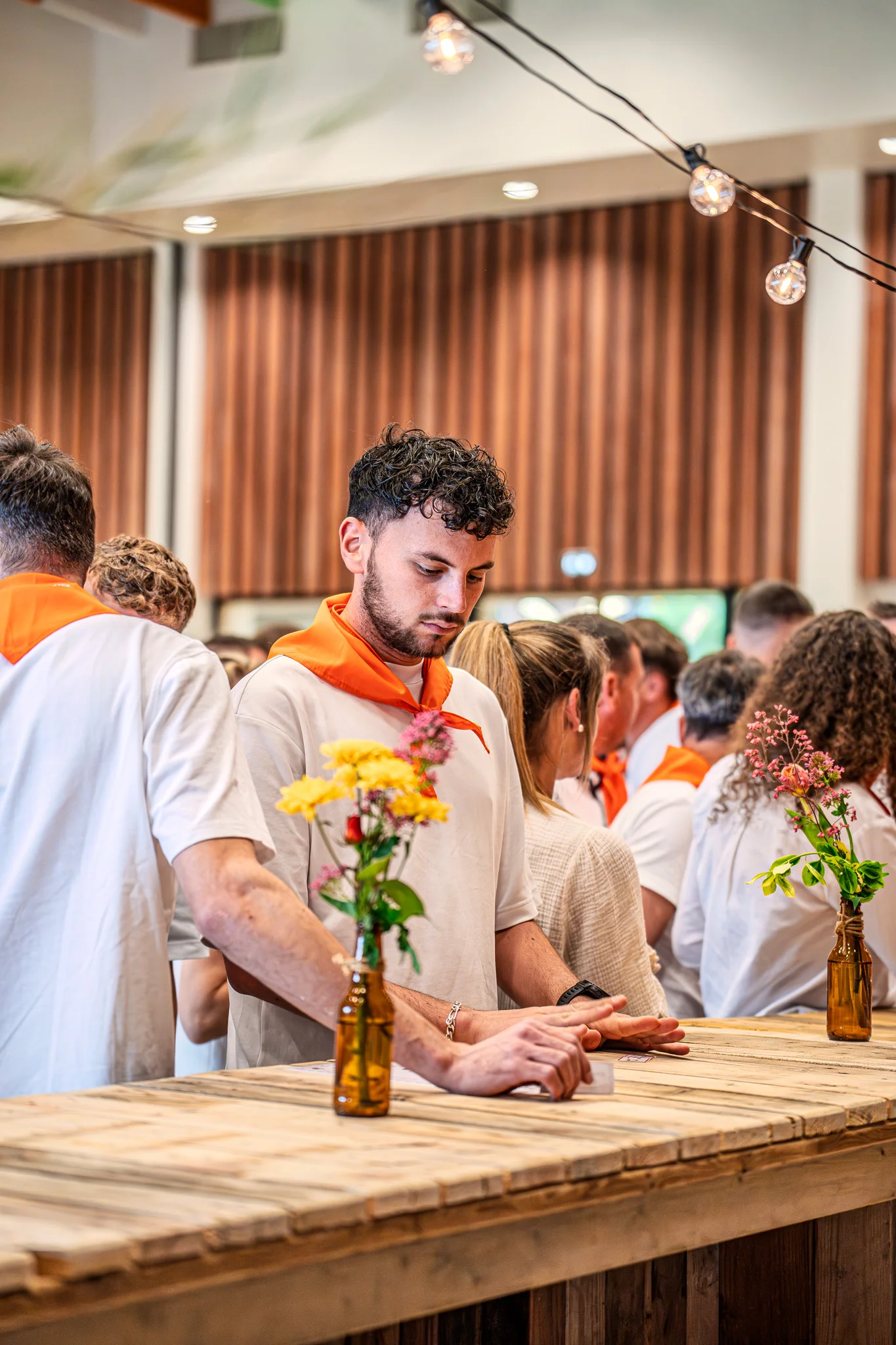 Photographie du deuxième banquet de la Tablée de la Roche aux Fées - Convivialité et produits locaux à Janzé