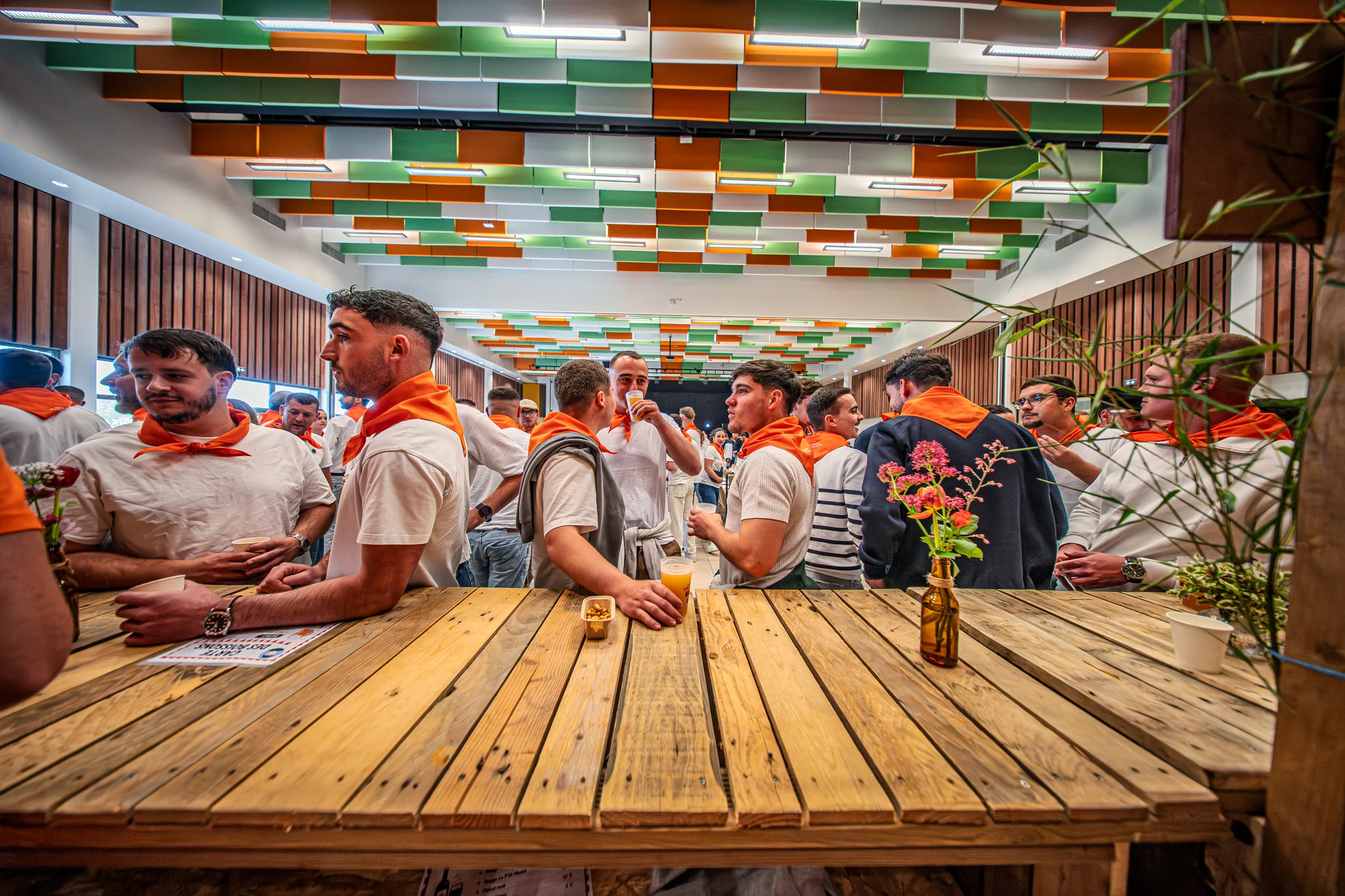 Photographie du deuxième banquet de la Tablée de la Roche aux Fées - Convivialité et produits locaux à Janzé