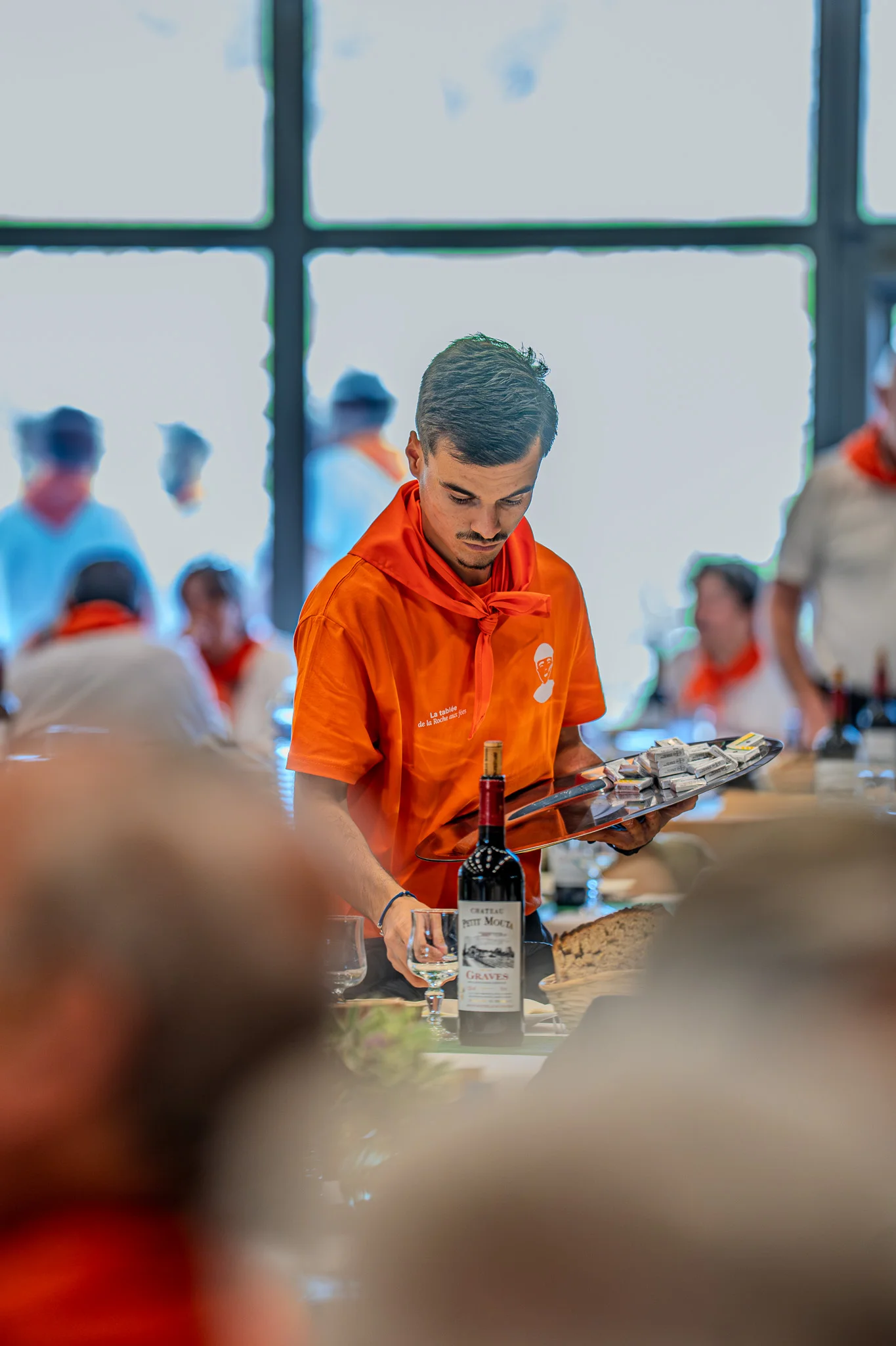 Photographie du deuxième banquet de la Tablée de la Roche aux Fées - Convivialité et produits locaux à Janzé