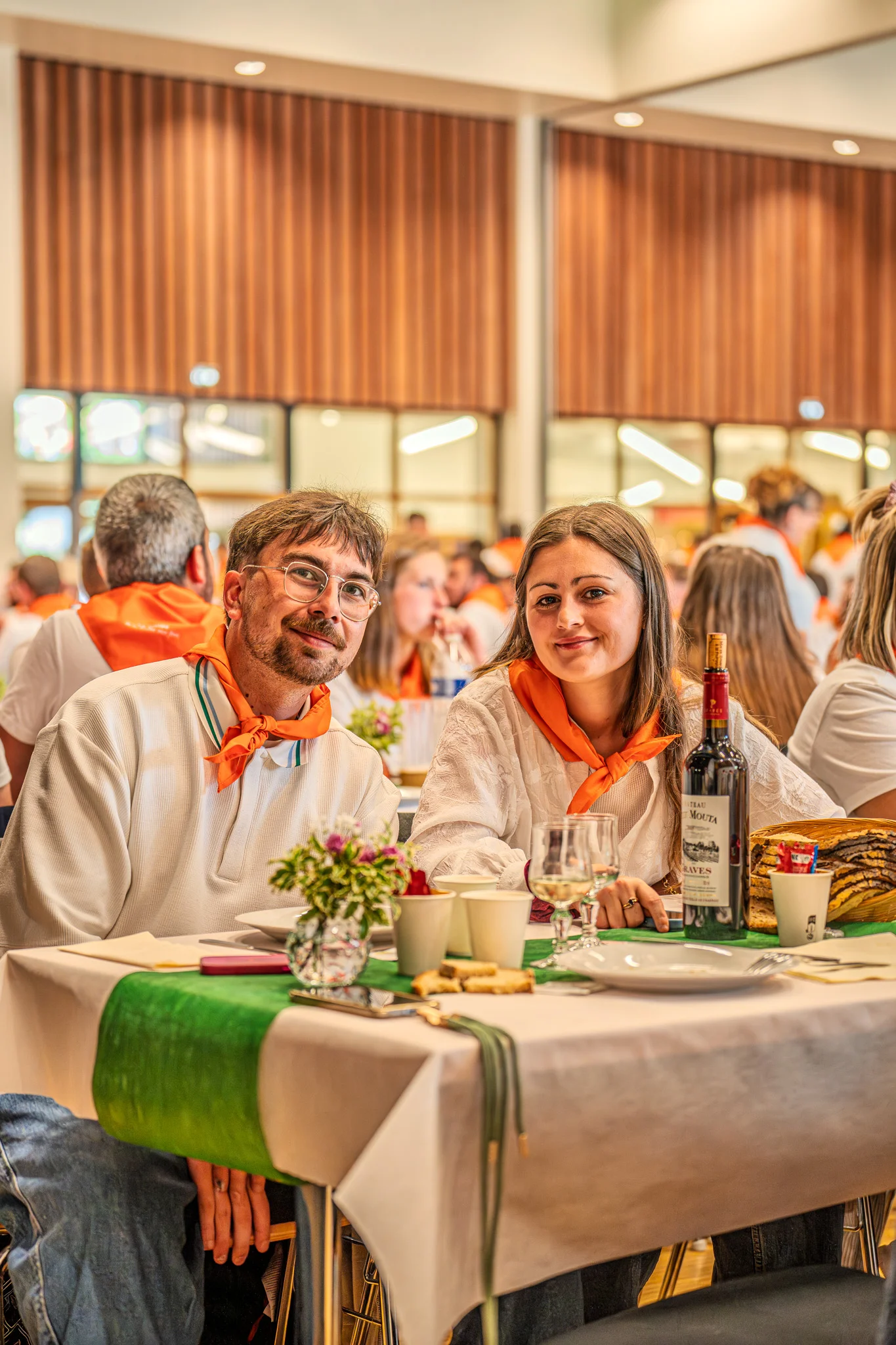Photographie du deuxième banquet de la Tablée de la Roche aux Fées - Convivialité et produits locaux à Janzé
